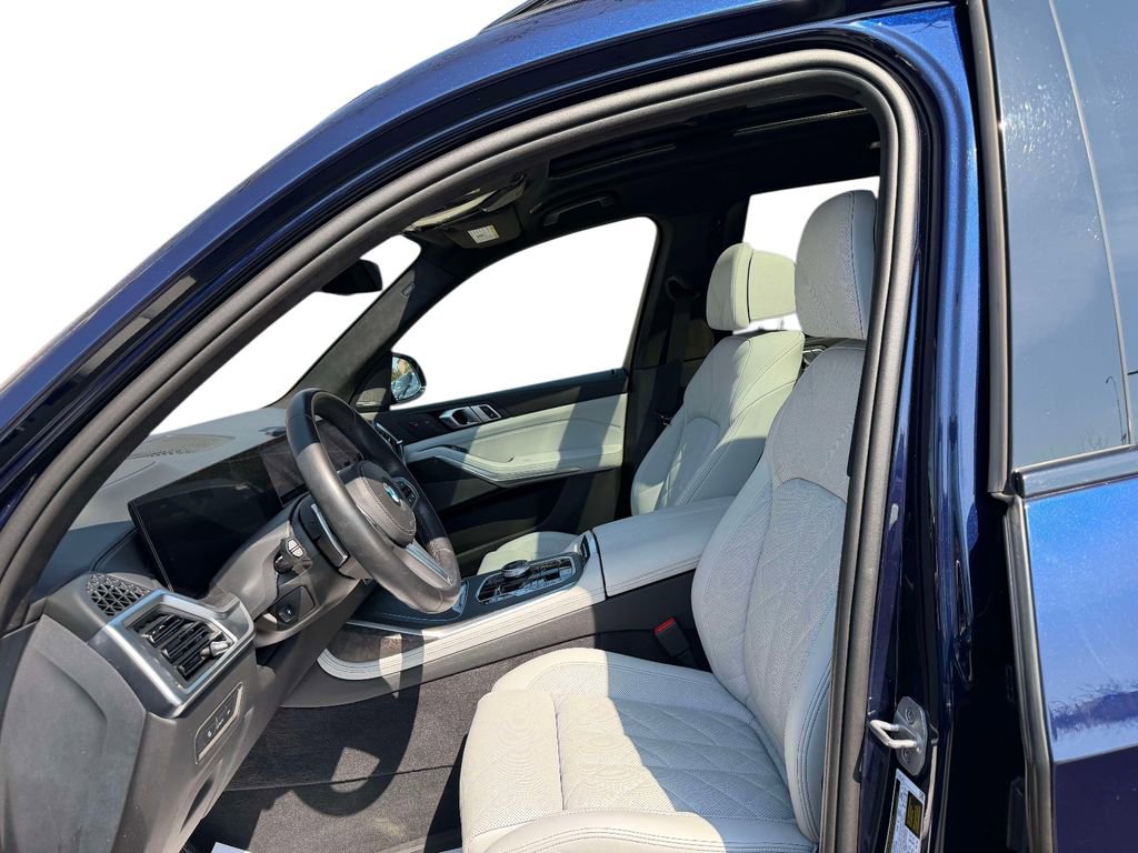Used 2024 BMW X7 xDrive40i w/ Executive Package AWD/4WD image 14