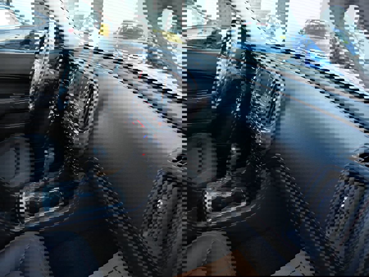 Used 2015 GMC Canyon SLE w/ All-Terrain Package image 27