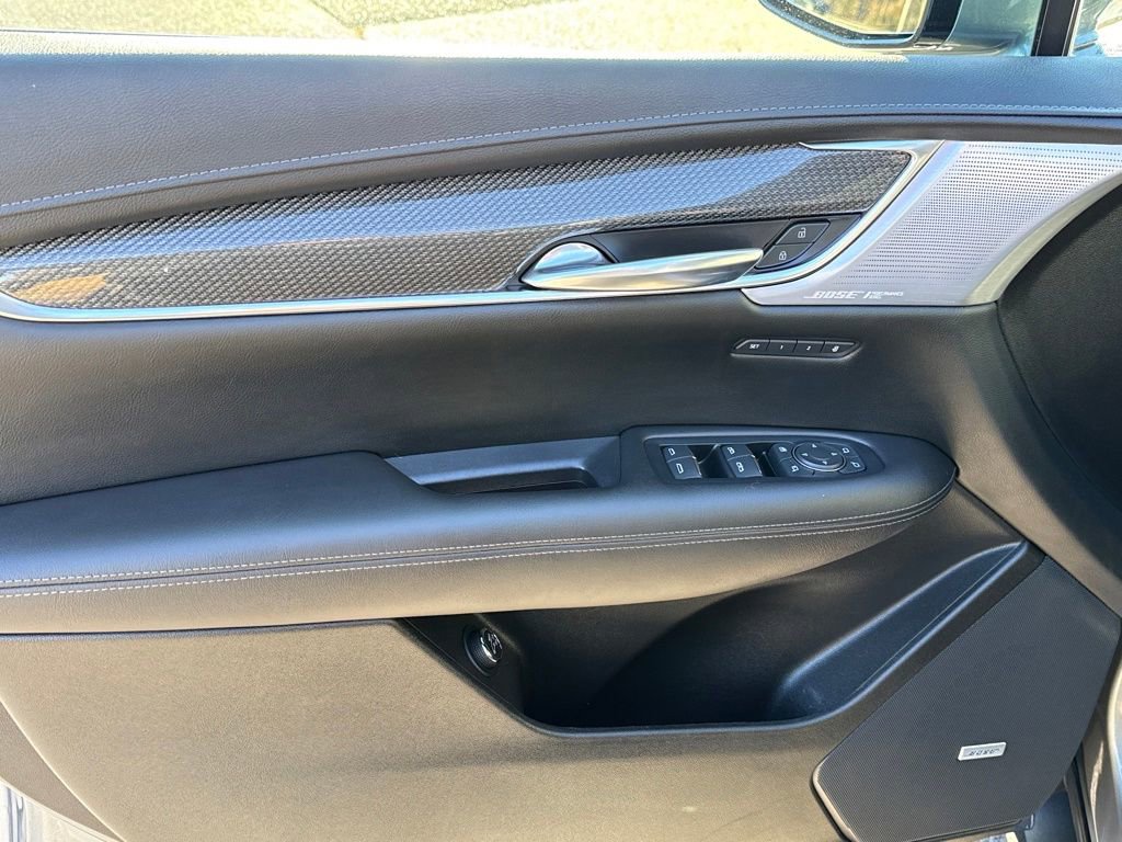 Certified 2022 Cadillac XT5 Sportv w/ Technology Package image 6