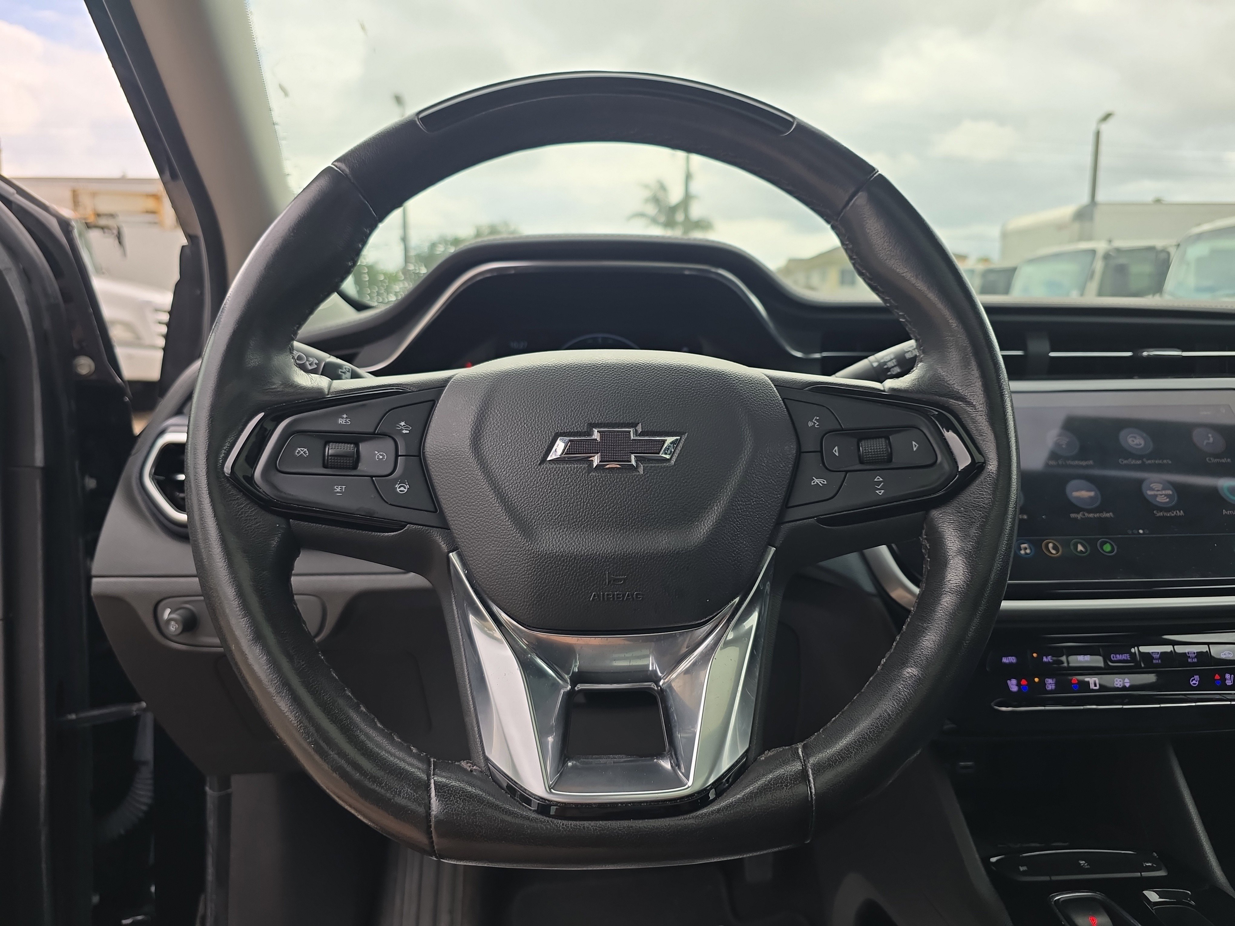 Used 2022 Chevrolet Bolt EUV Premier w/ Launch Edition FWD image 28