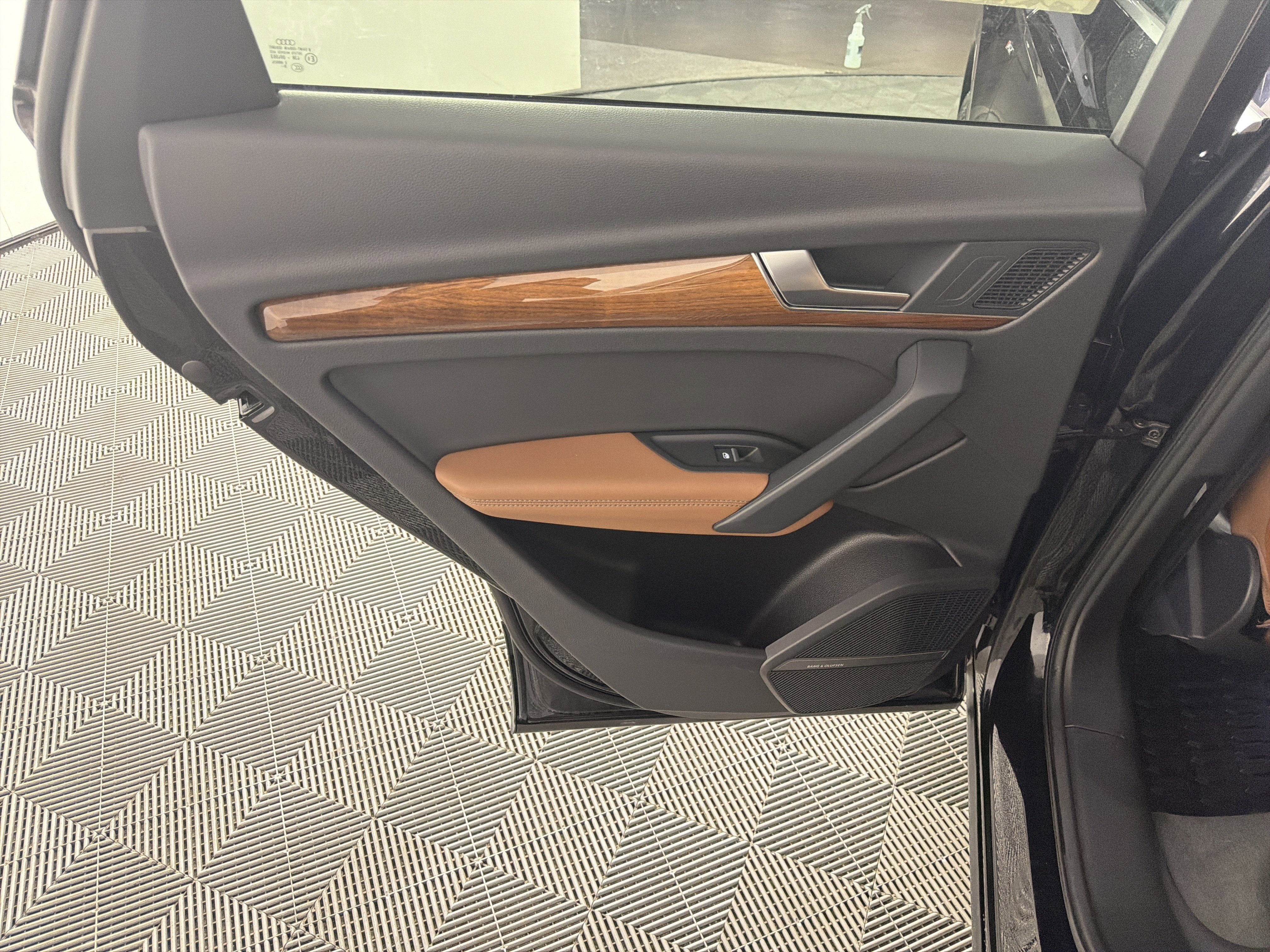 Used 2021 Audi Q5 e Premium Plus w/ Premium Plus Package image 13