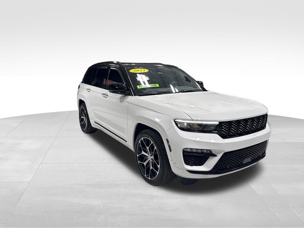 Used 2023 Jeep Grand Cherokee Summit AWD/4WD image 12