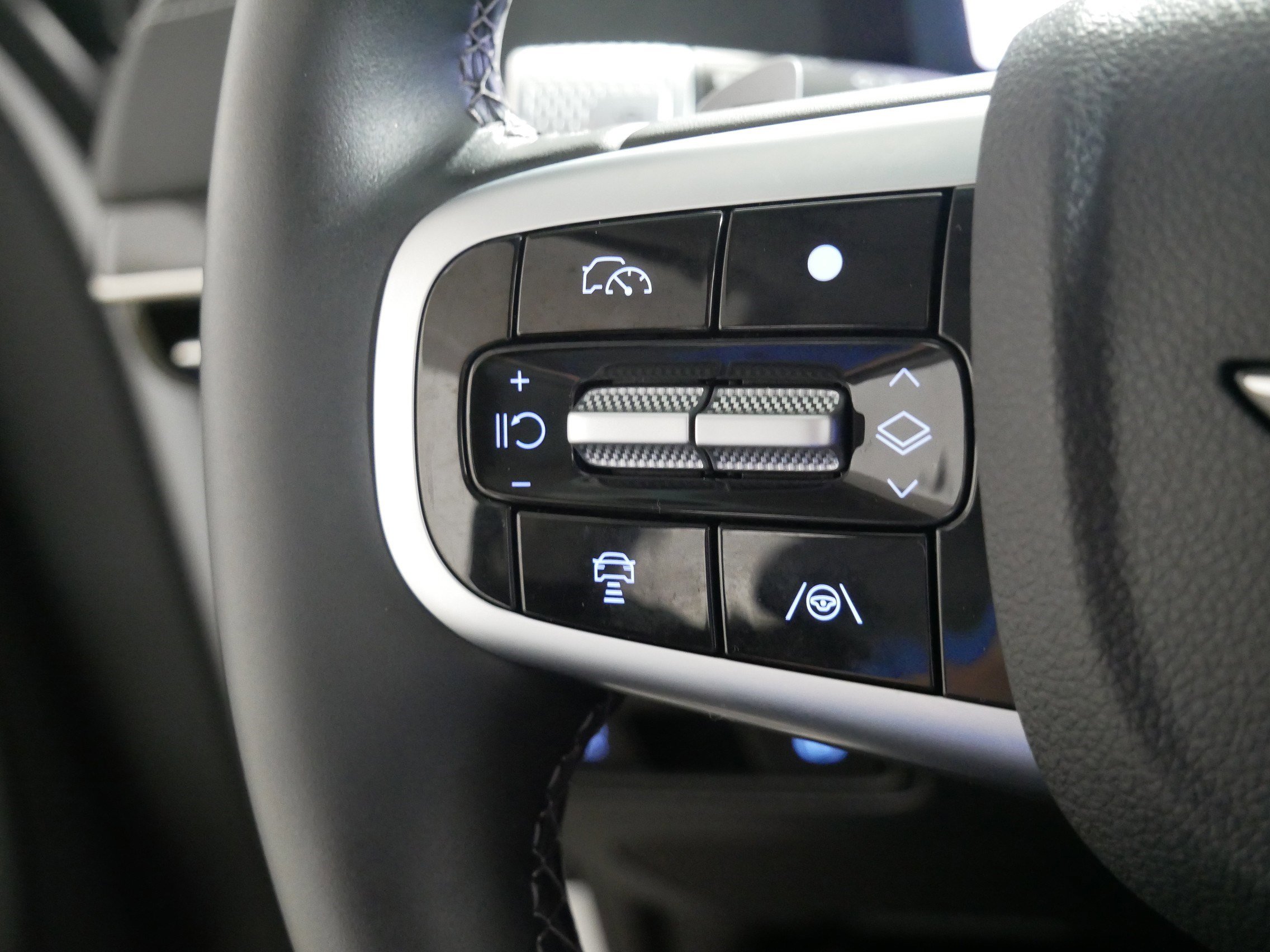 Used 2025 Genesis GV80 2.5T Standard AWD/4WD image 27