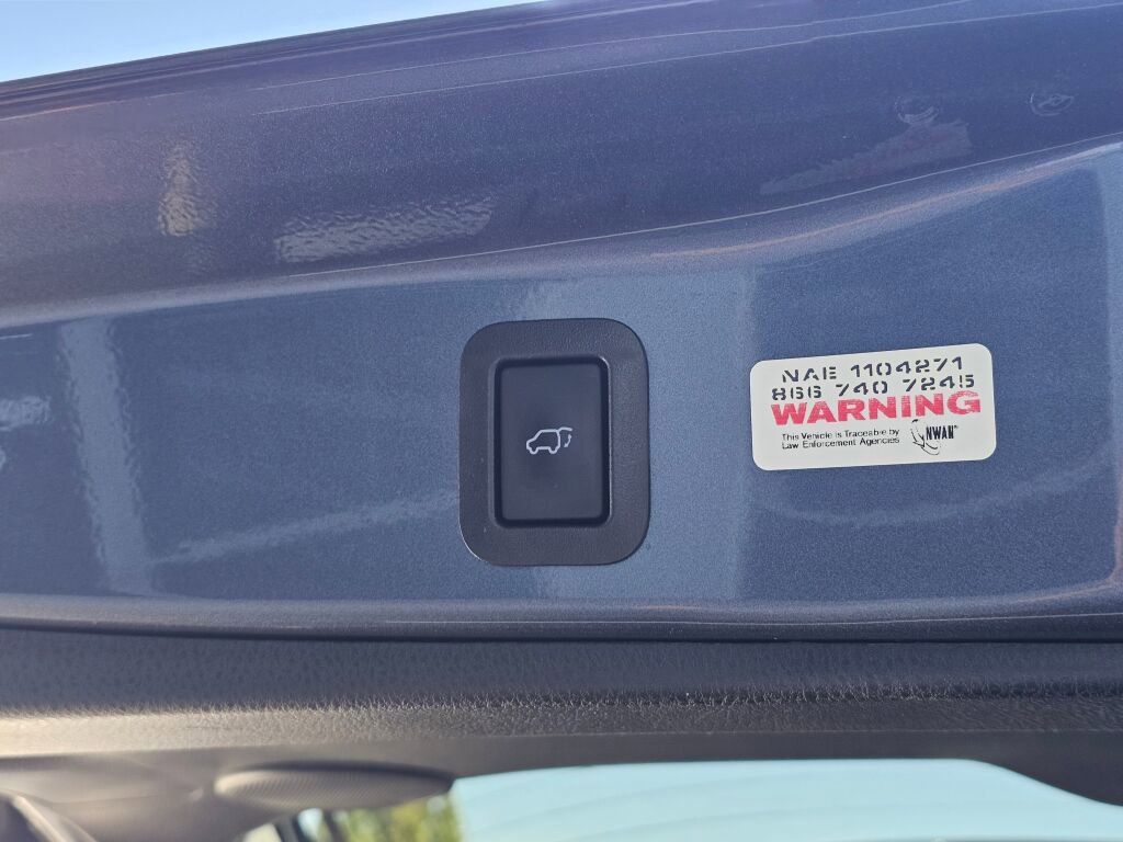 Used 2018 Toyota Highlander Limited AWD/4WD image 17