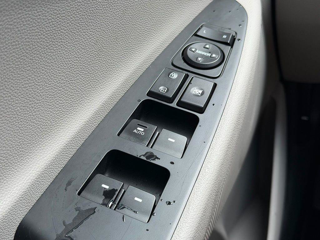 Used 2020 Hyundai Tucson Value FWD image 18
