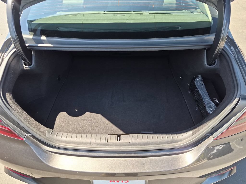 Used 2025 Genesis G70 2.5T RWD image 29