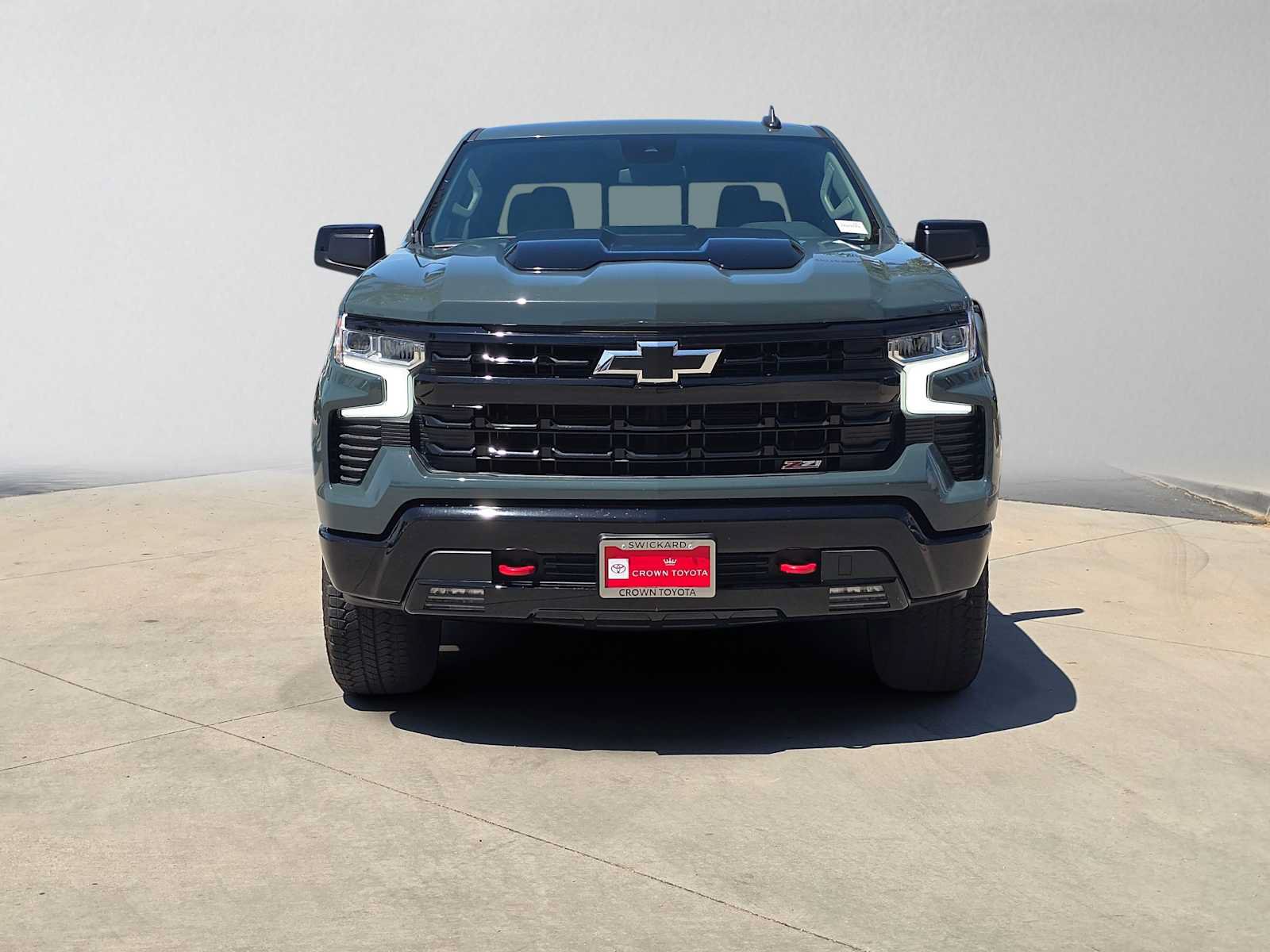 Used 2025 Chevrolet Silverado 1500 LT Trail Boss w/ Convenience Package II AWD/4WD image 8