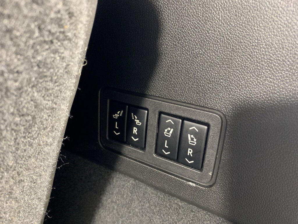 Used 2020 Cadillac XT6 Premium Luxury image 35