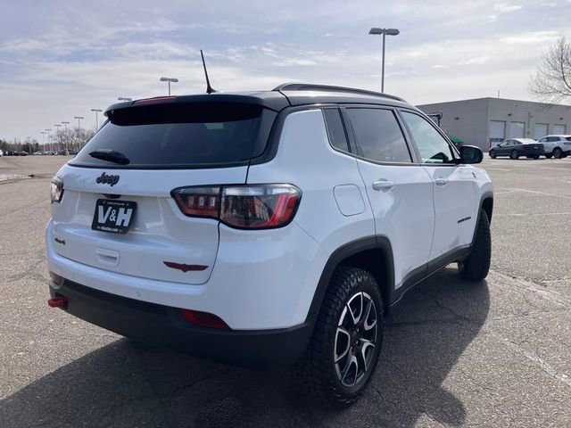 Used 2025 Jeep Compass Trailhawk image 30