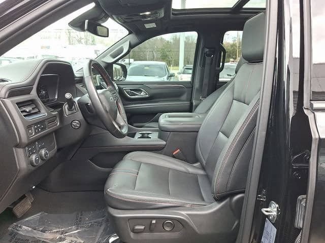 Used 2023 Chevrolet Suburban RST w/ Sport Performance Package AWD/4WD image 15
