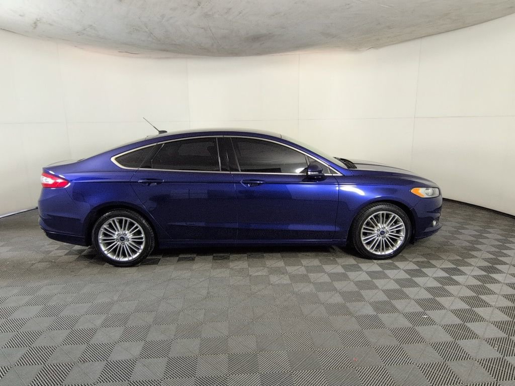 Used 2015 Ford Fusion SE w/ Equipment Group 202A FWD image 4