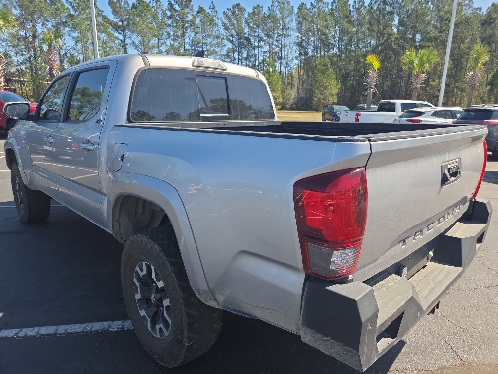 Used 2018 Toyota Tacoma SR5 image 4