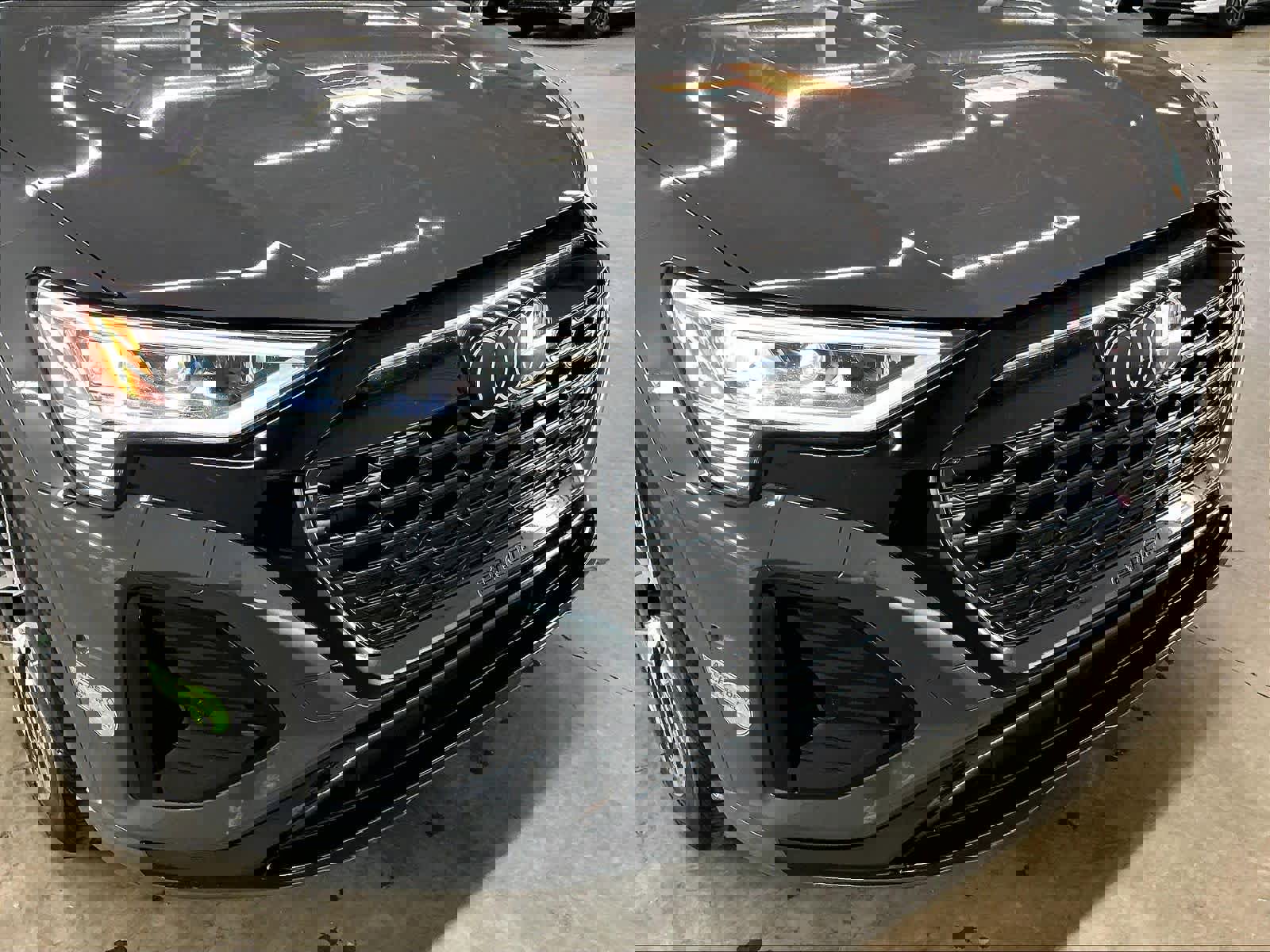 Certified 2024 Audi Q8 e-tron Prestige w/ Prestige Package image 33