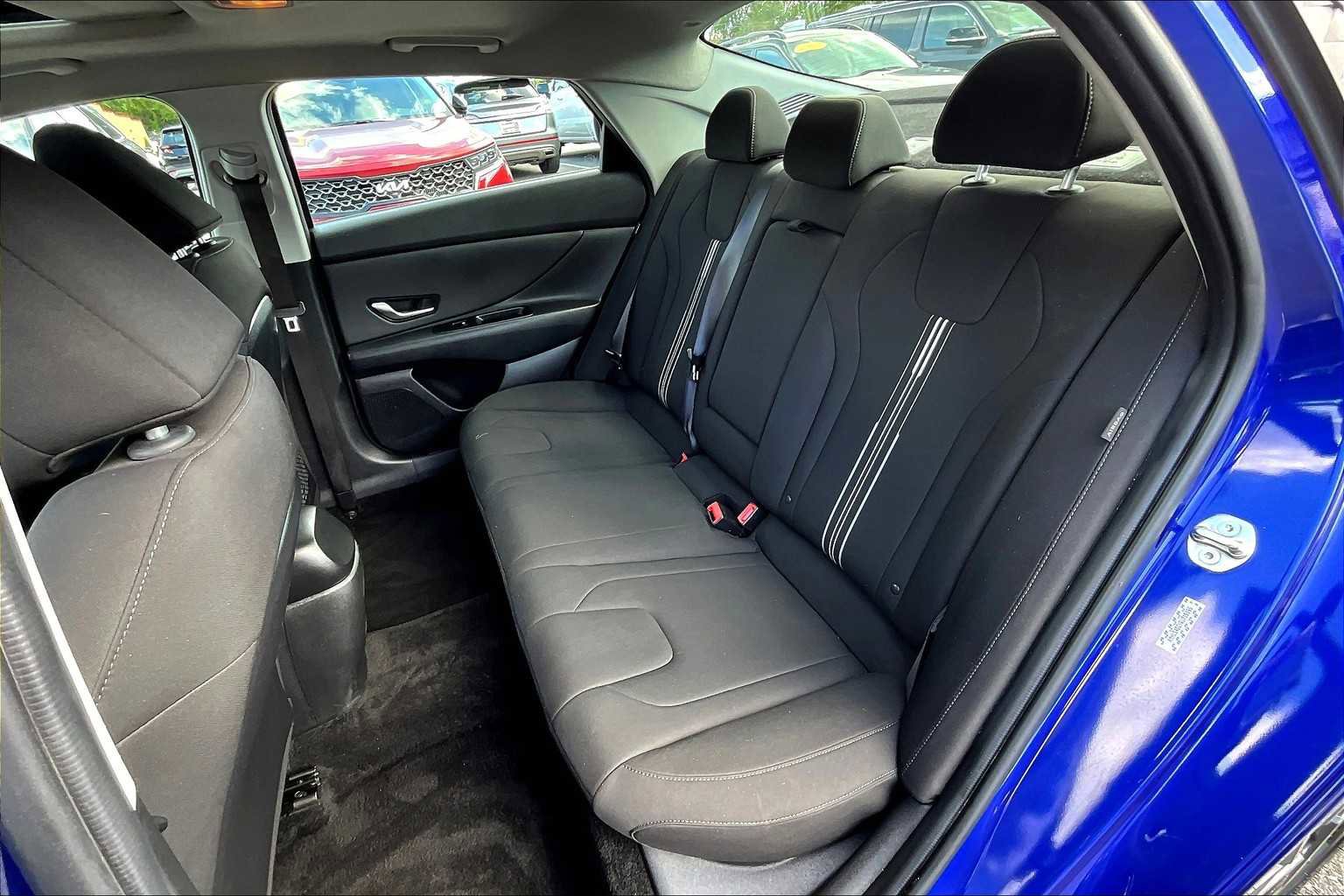 Used 2024 Hyundai Elantra SEL w/ Convenience Package image 19