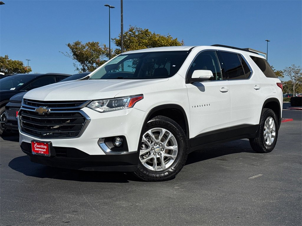 Used 2021 Chevrolet Traverse LT image 2