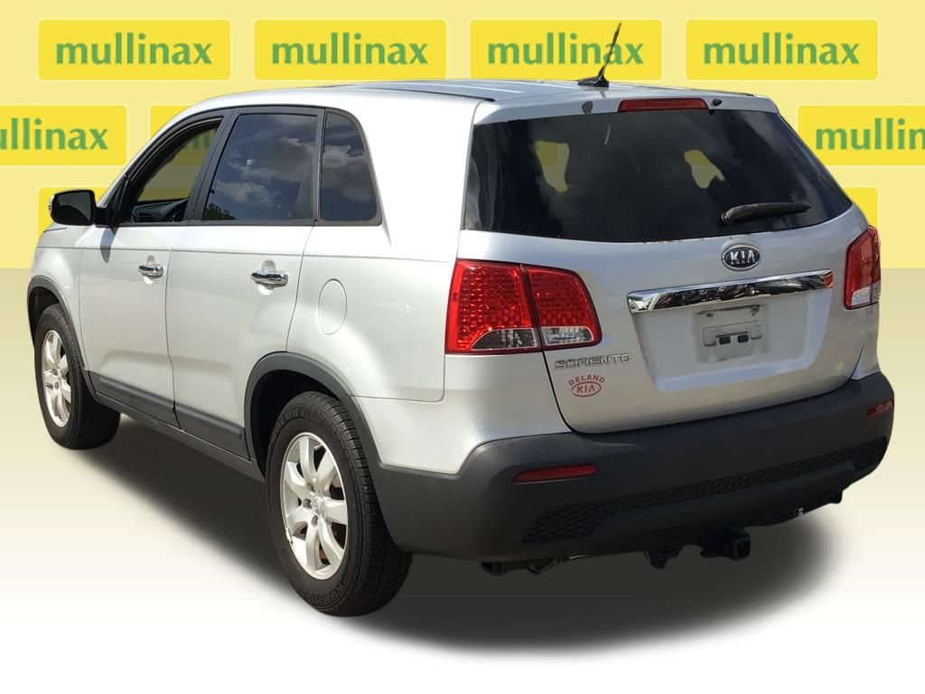 Used 2013 Kia Sorento LX w/ Third Row Pkg image 8