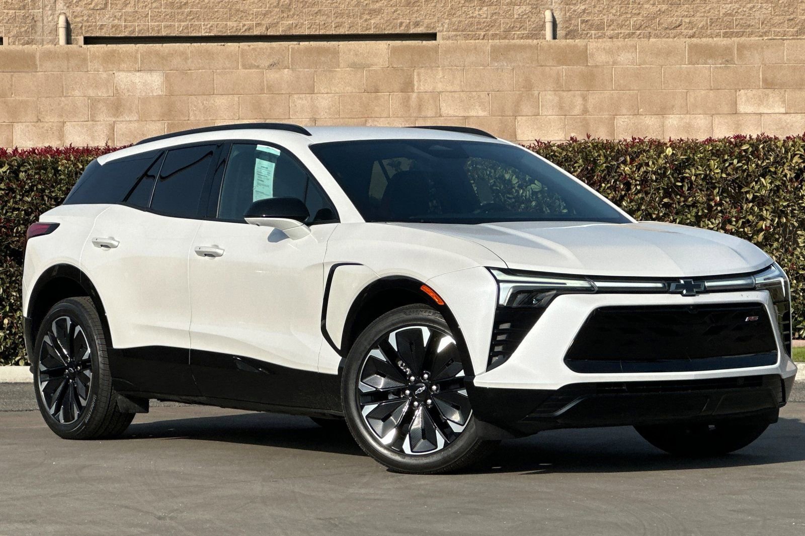 Used 2024 Chevrolet Blazer EV RS image 2