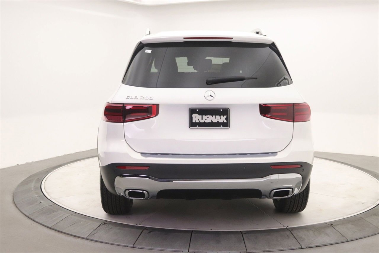 New 2025 Mercedes-Benz GLB 250 image 3