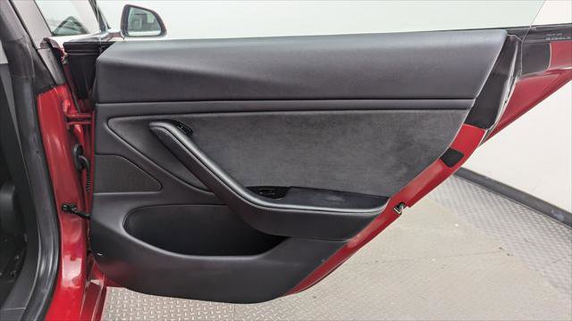 Used 2018 Tesla Model 3 Long Range image 19