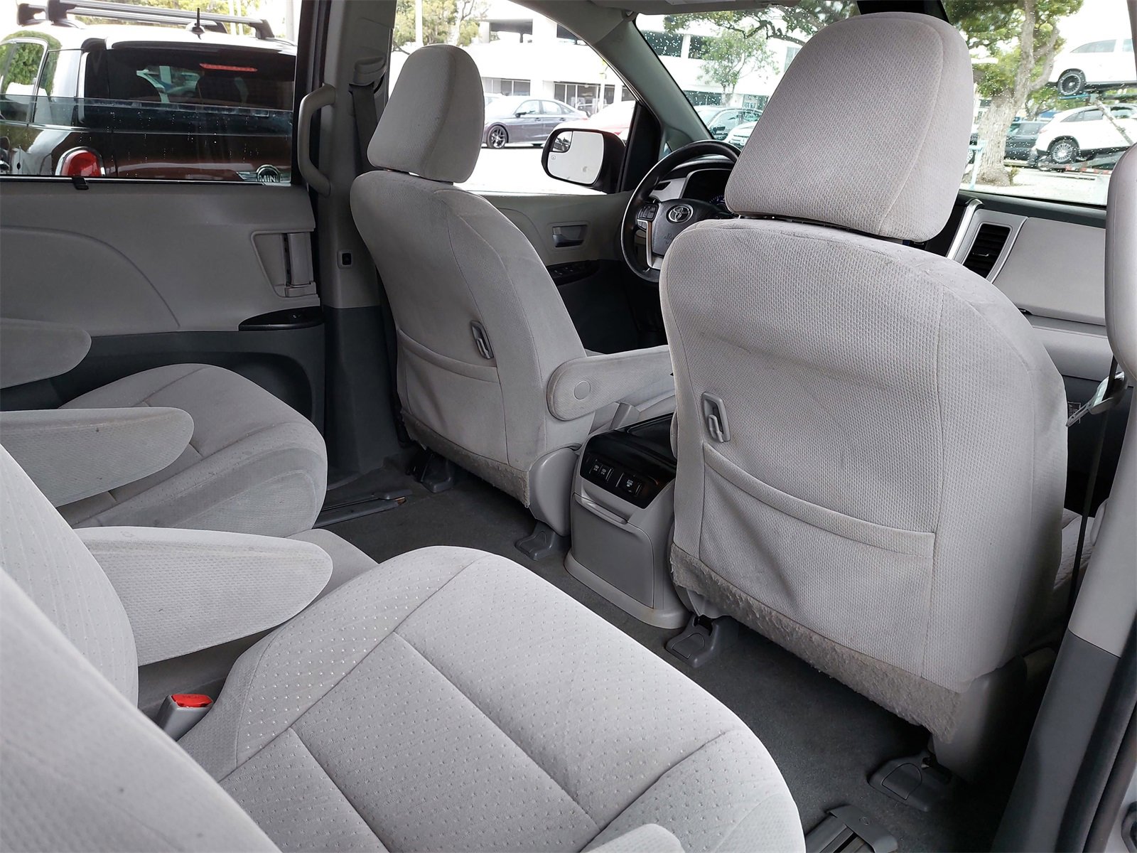 Used 2020 Toyota Sienna LE image 11