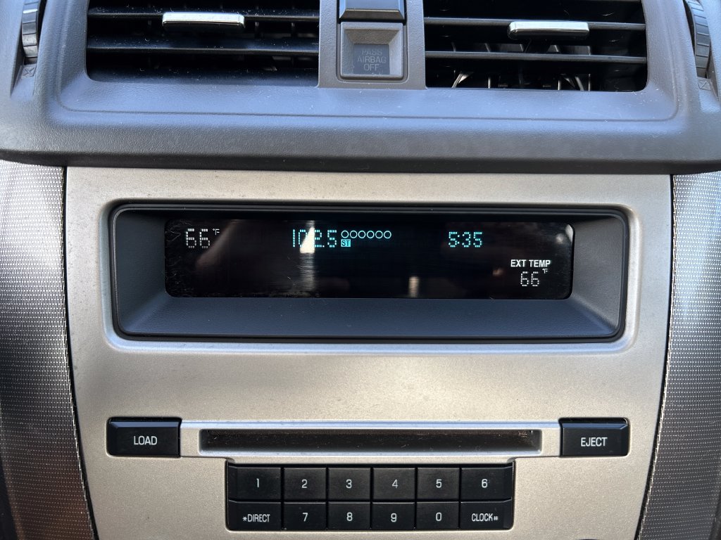Used 2010 Ford Fusion SEL FWD image 24