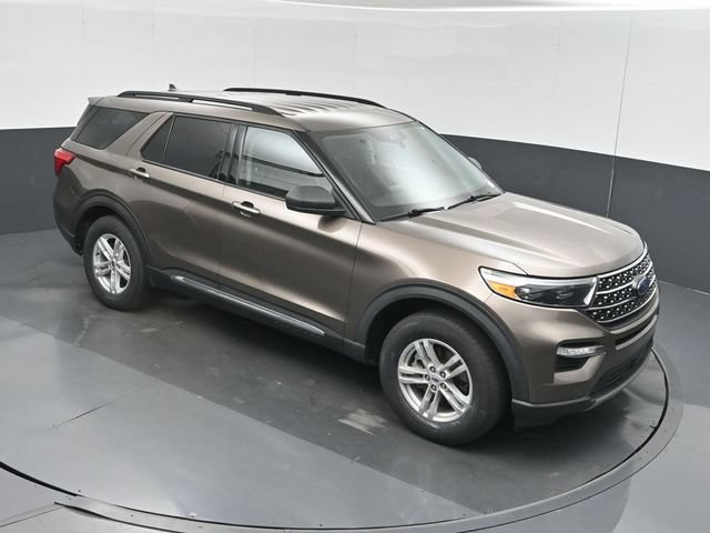 Used 2021 Ford Explorer XLT w/ Equipment Group 202A AWD/4WD image 37