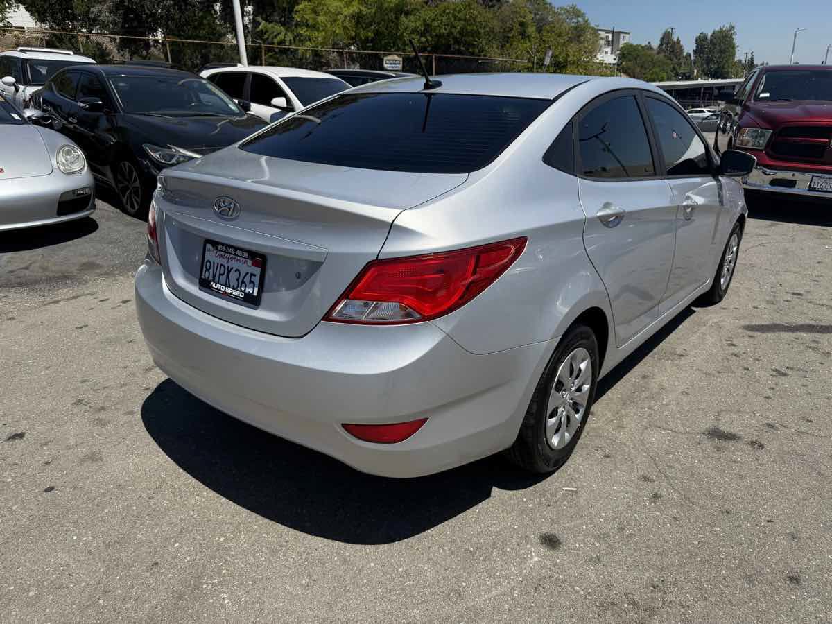 Used 2017 Hyundai Accent SE FWD image 4