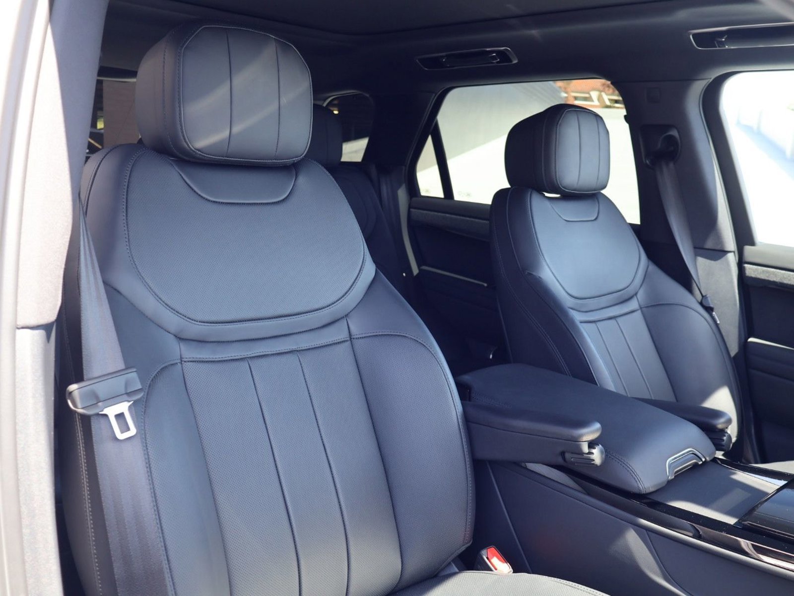 Used 2025 Land Rover Range Rover Sport Dynamic SE AWD/4WD image 24