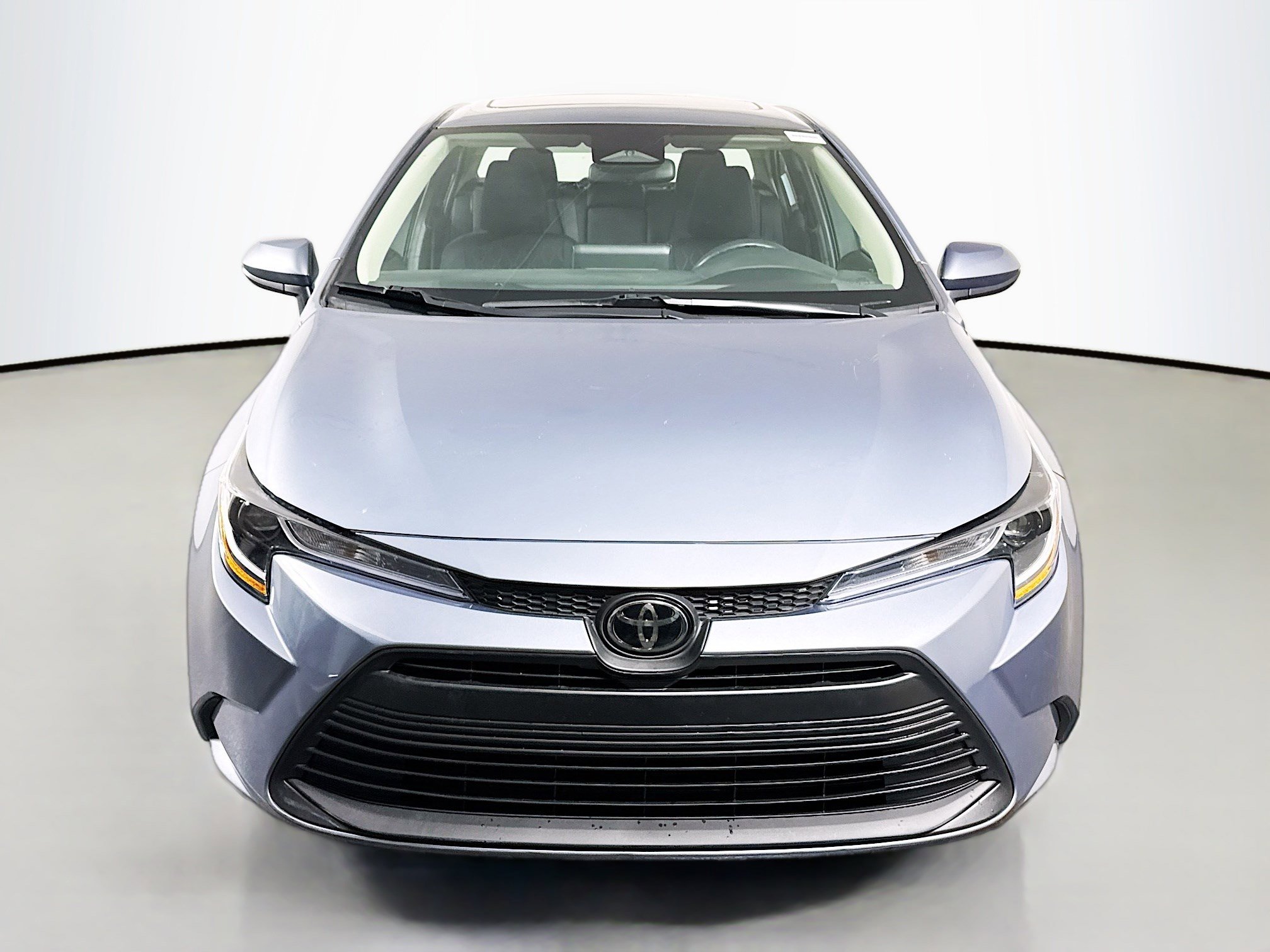 Used 2023 Toyota Corolla LE w/ LE Premium Package image 2