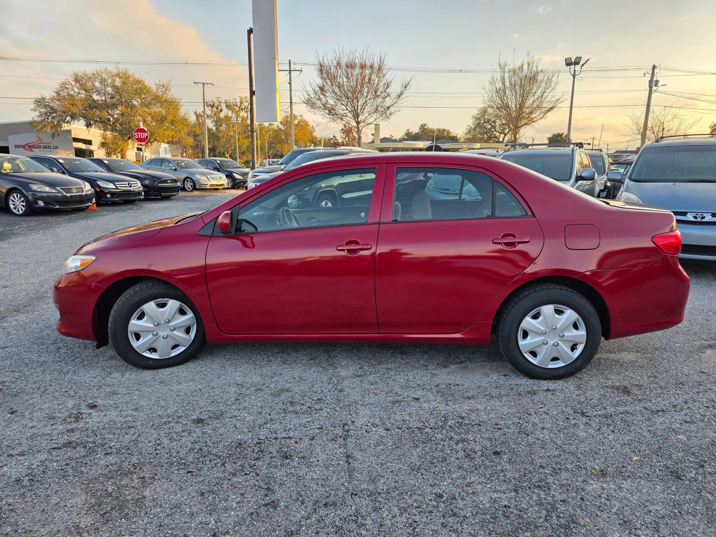 Used 2010 Toyota Corolla LE FWD image 4