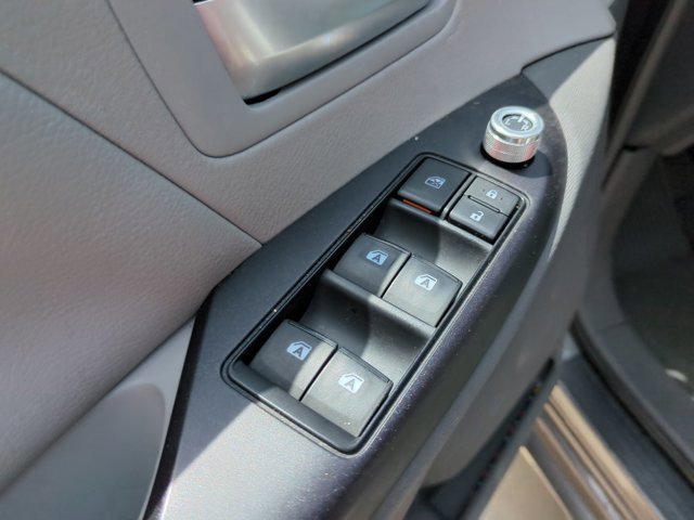Used 2016 Toyota Sienna LE FWD image 12