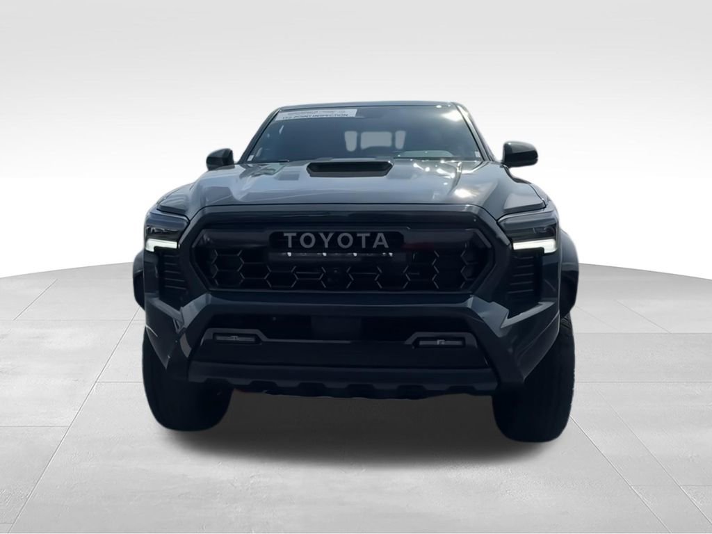 Used 2025 Toyota Tacoma TRD Pro AWD/4WD image 3