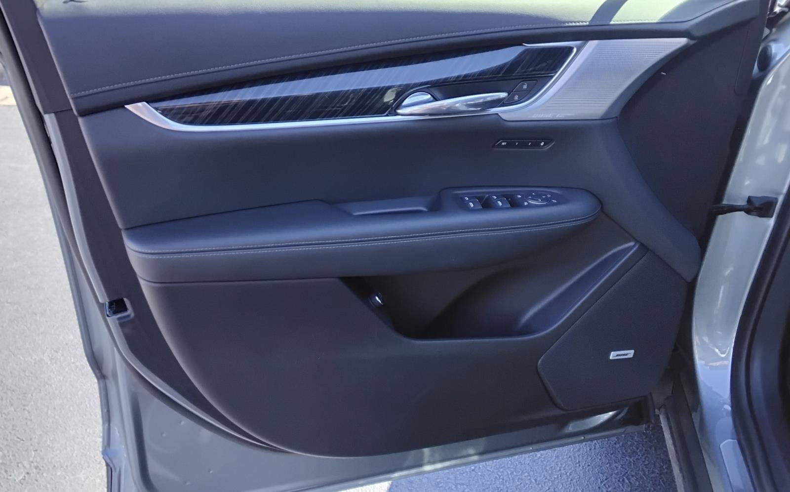 Used 2023 Cadillac XT6 Premium Luxury image 16