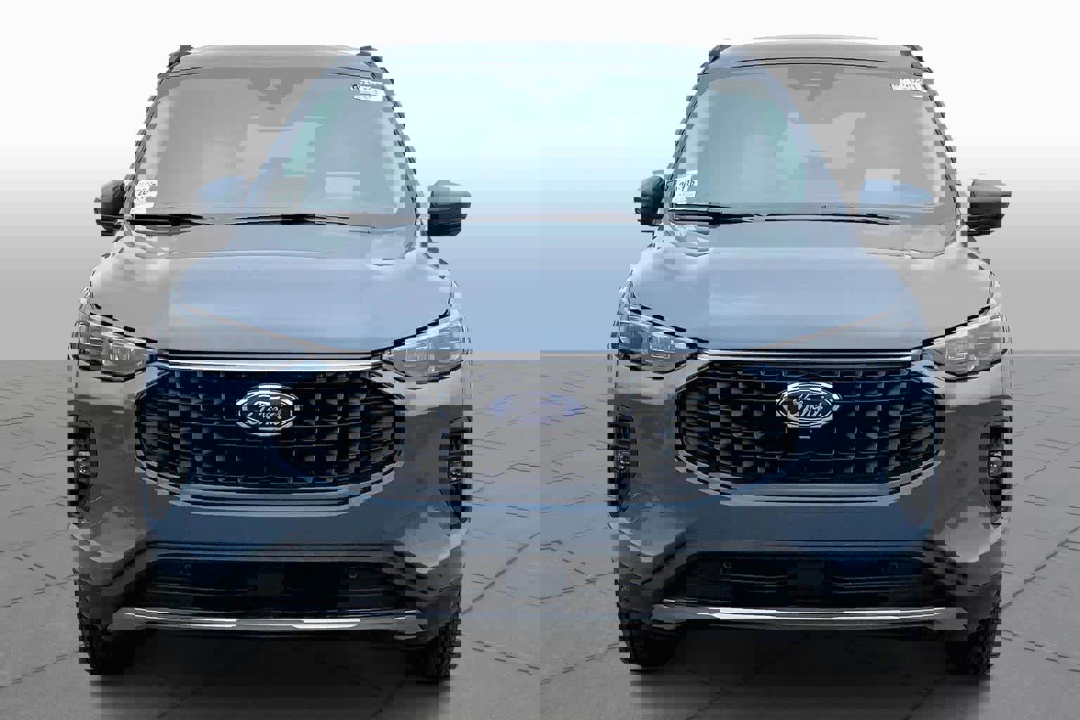 Certified 2025 Ford Escape SE w/ PHEV Premium Package image 4