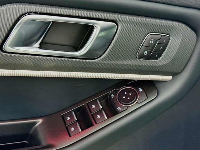 New 2026 Ford Explorer ST-Line w/ ST-Line Street Pack image 18