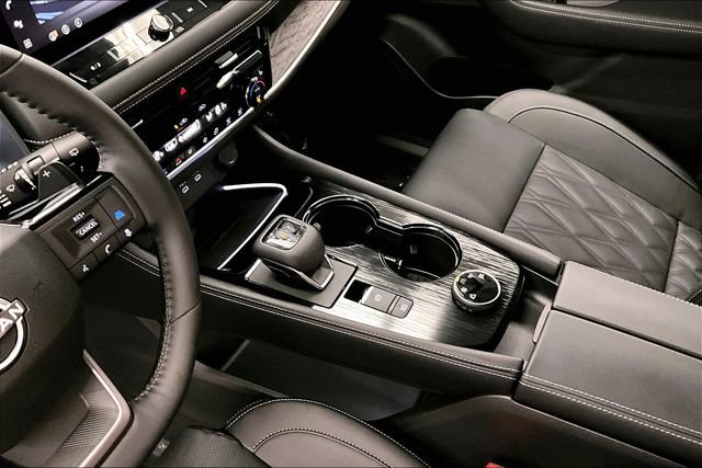 New 2025 Nissan Rogue Platinum w/ Platinum Premium Package image 9