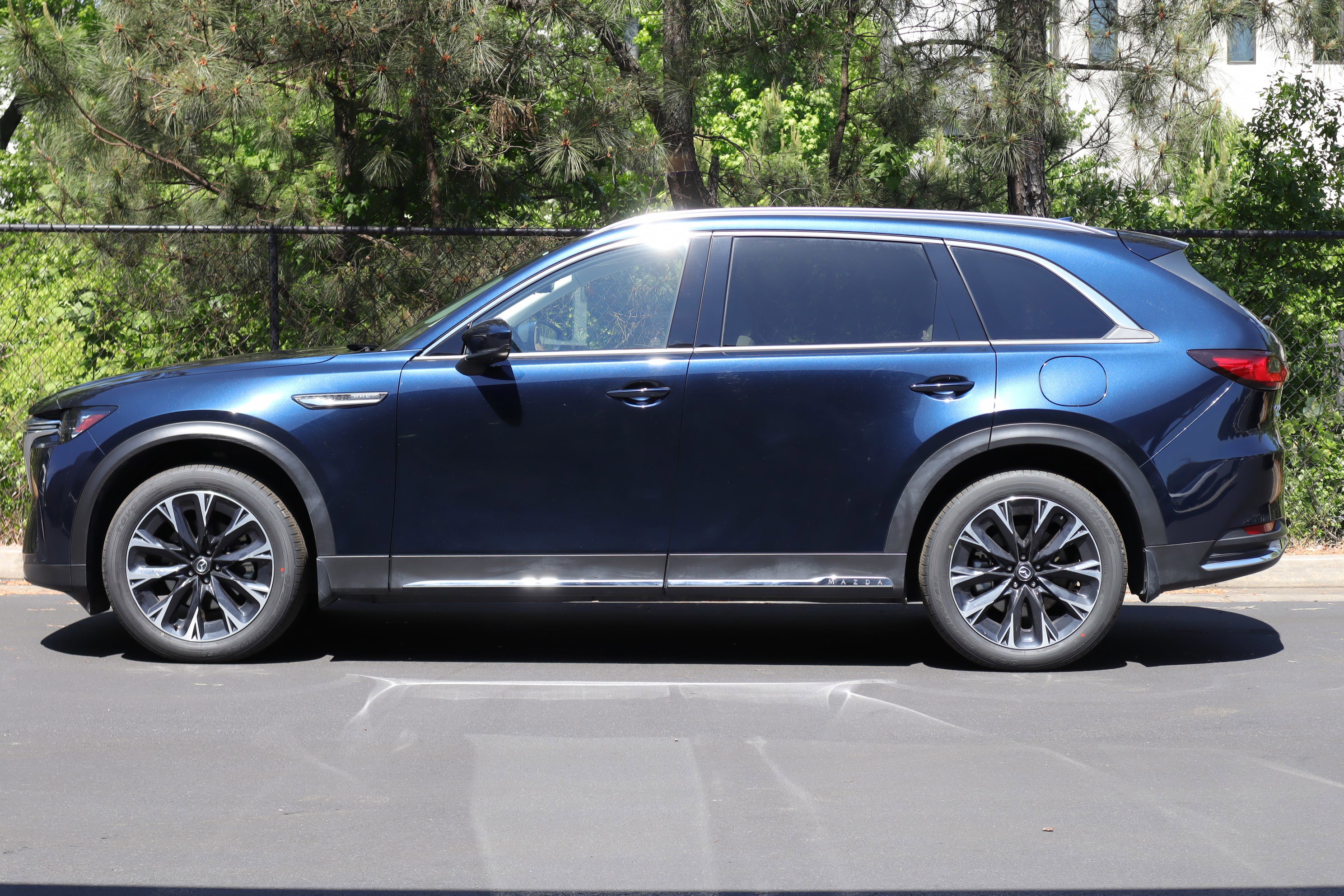 Certified 2024 MAZDA CX-90 Plug-In Hybrid w/ Premium Plus AWD/4WD image 5