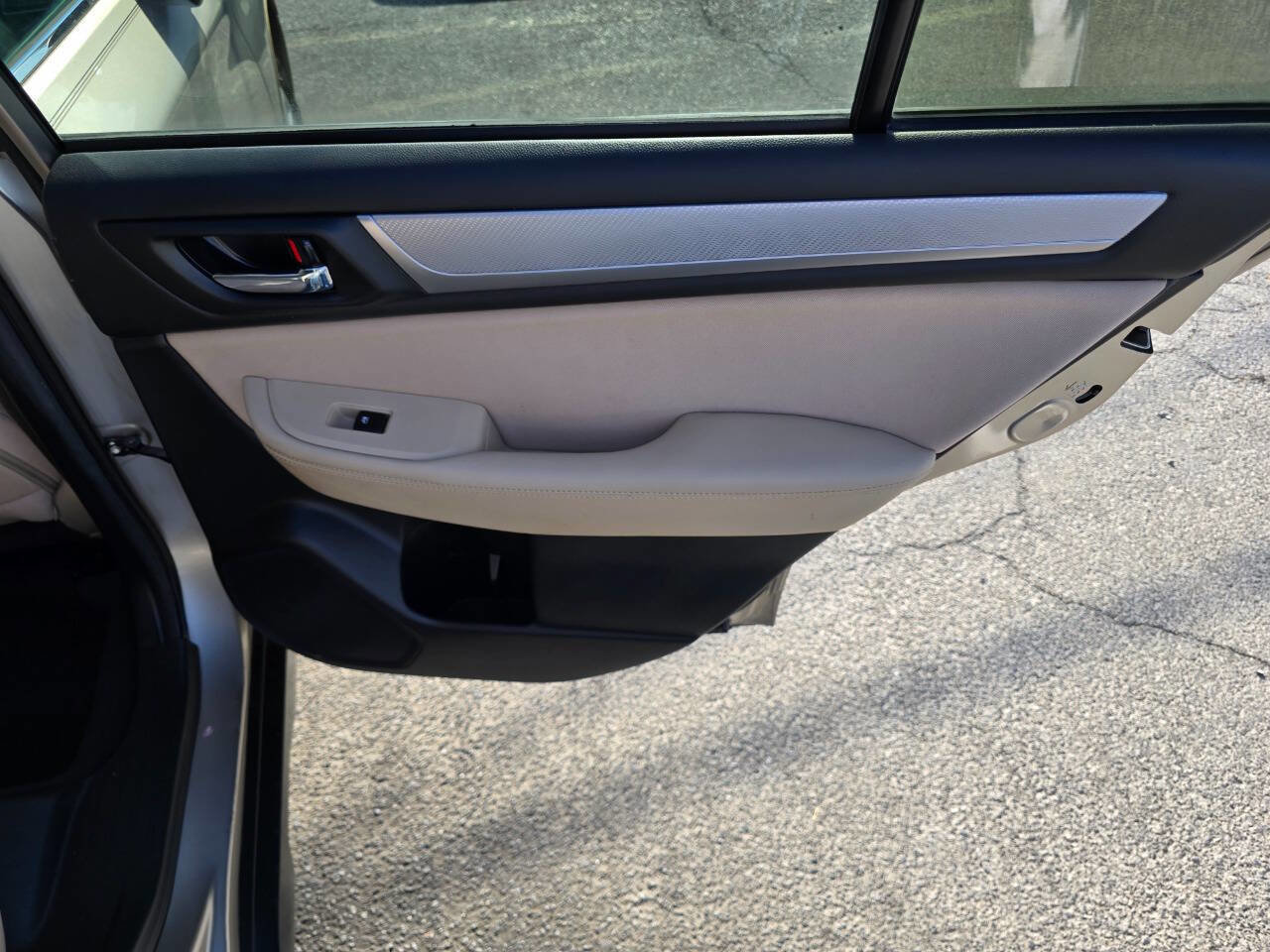 Used 2015 Subaru Outback 2.5i Premium AWD/4WD image 32
