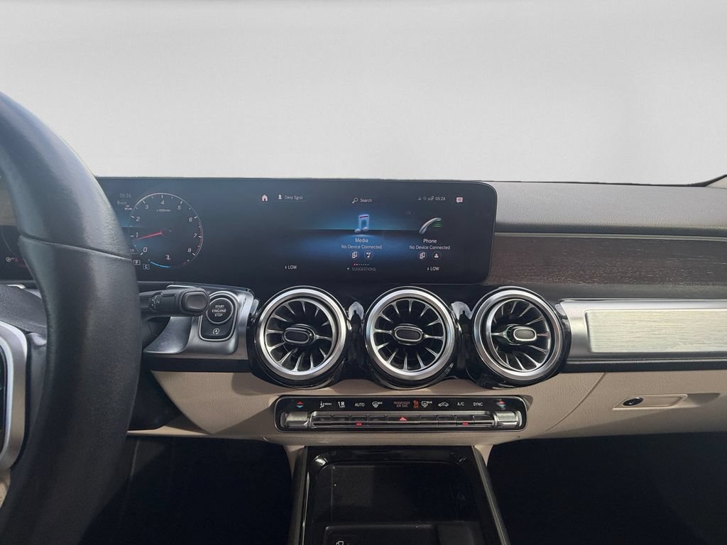 Used 2023 Mercedes-Benz GLB 250 w/ Premium Package image 11