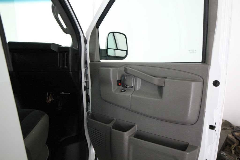 Used 2021 GMC Savana 2500 w/ Driver Convenience Package RWD image 31
