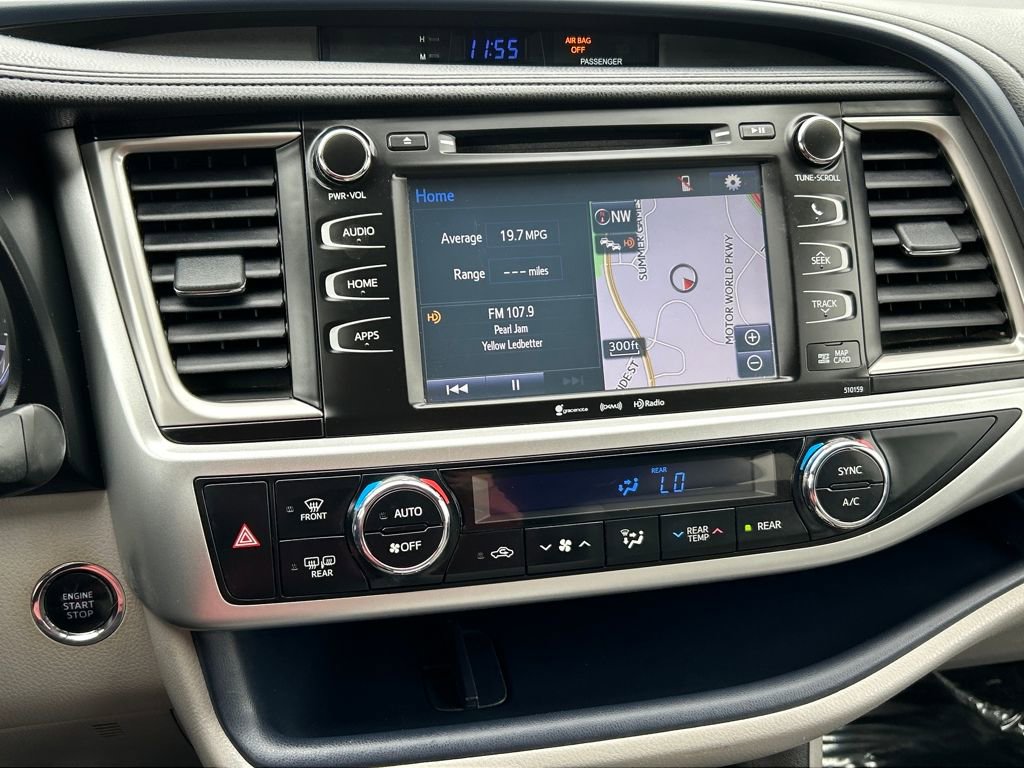 Used 2016 Toyota Highlander XLE image 13