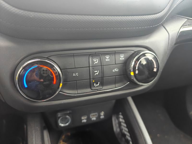 Used 2023 Chevrolet TrailBlazer LS image 16