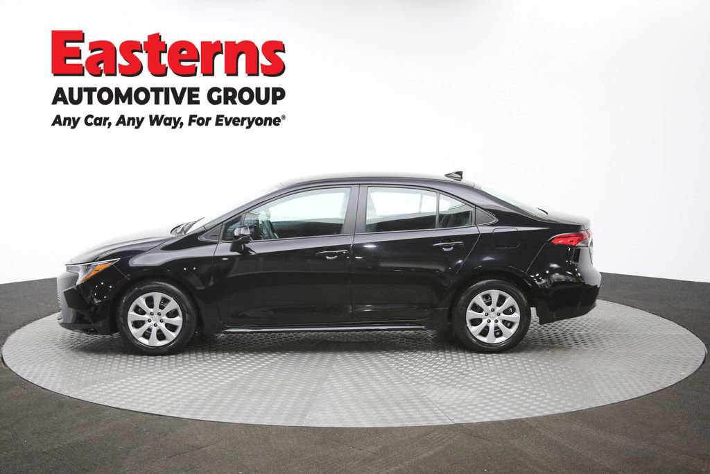 Used 2025 Toyota Corolla LE image 61