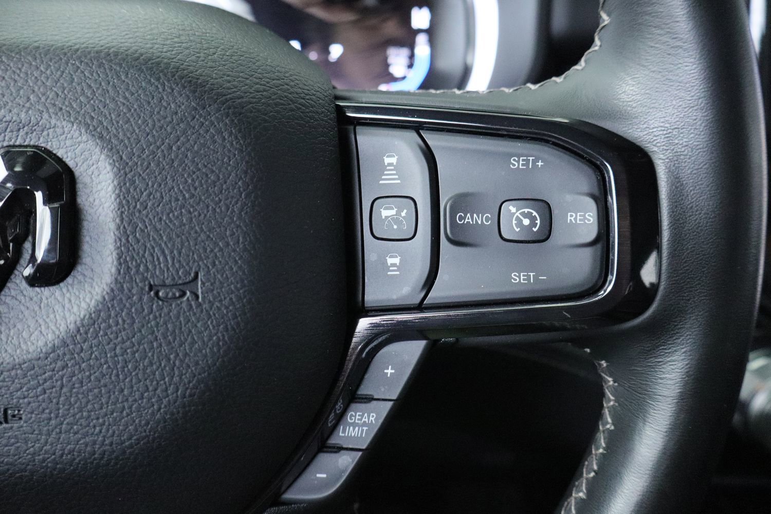 Used 2023 RAM 1500 Limited AWD/4WD image 17