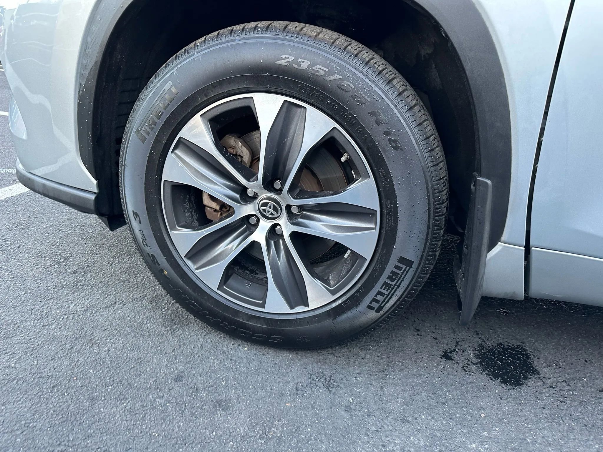 Used 2020 Toyota Highlander XLE image 12