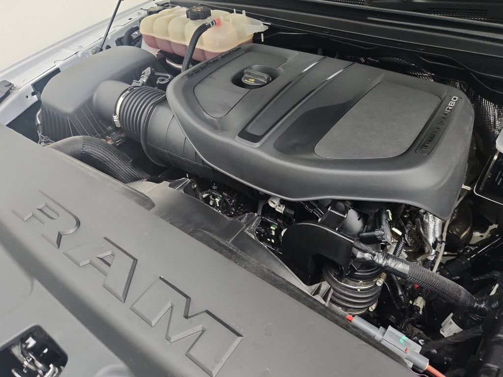 Used 2025 RAM 1500 Big Horn AWD/4WD image 38