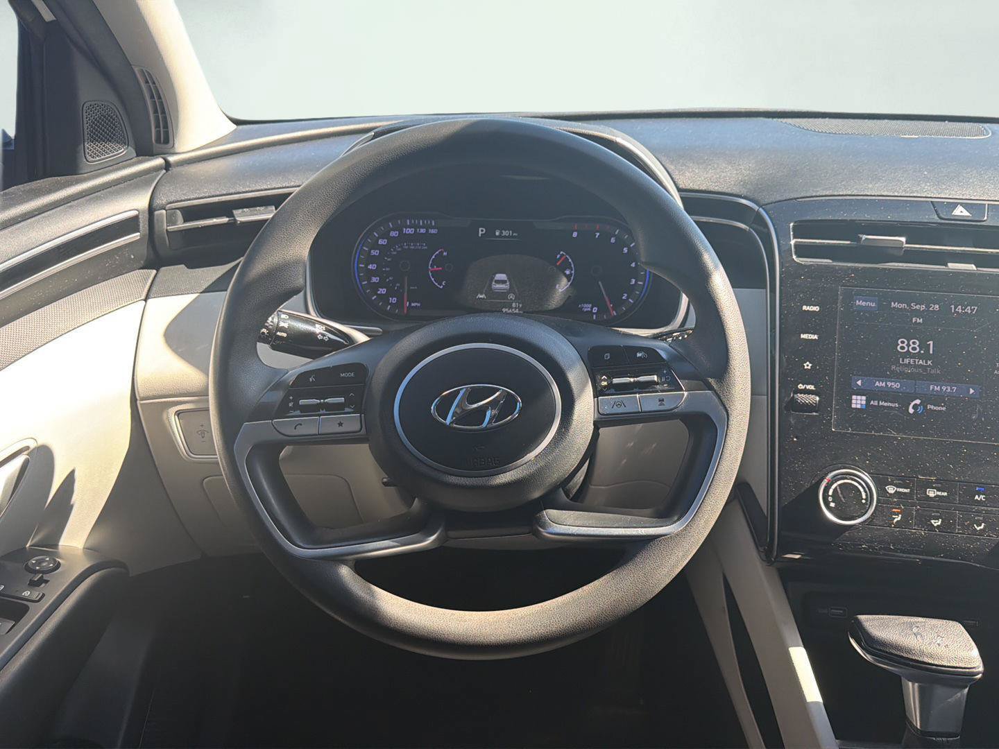 Used 2023 Hyundai Tucson SEL AWD/4WD image 14