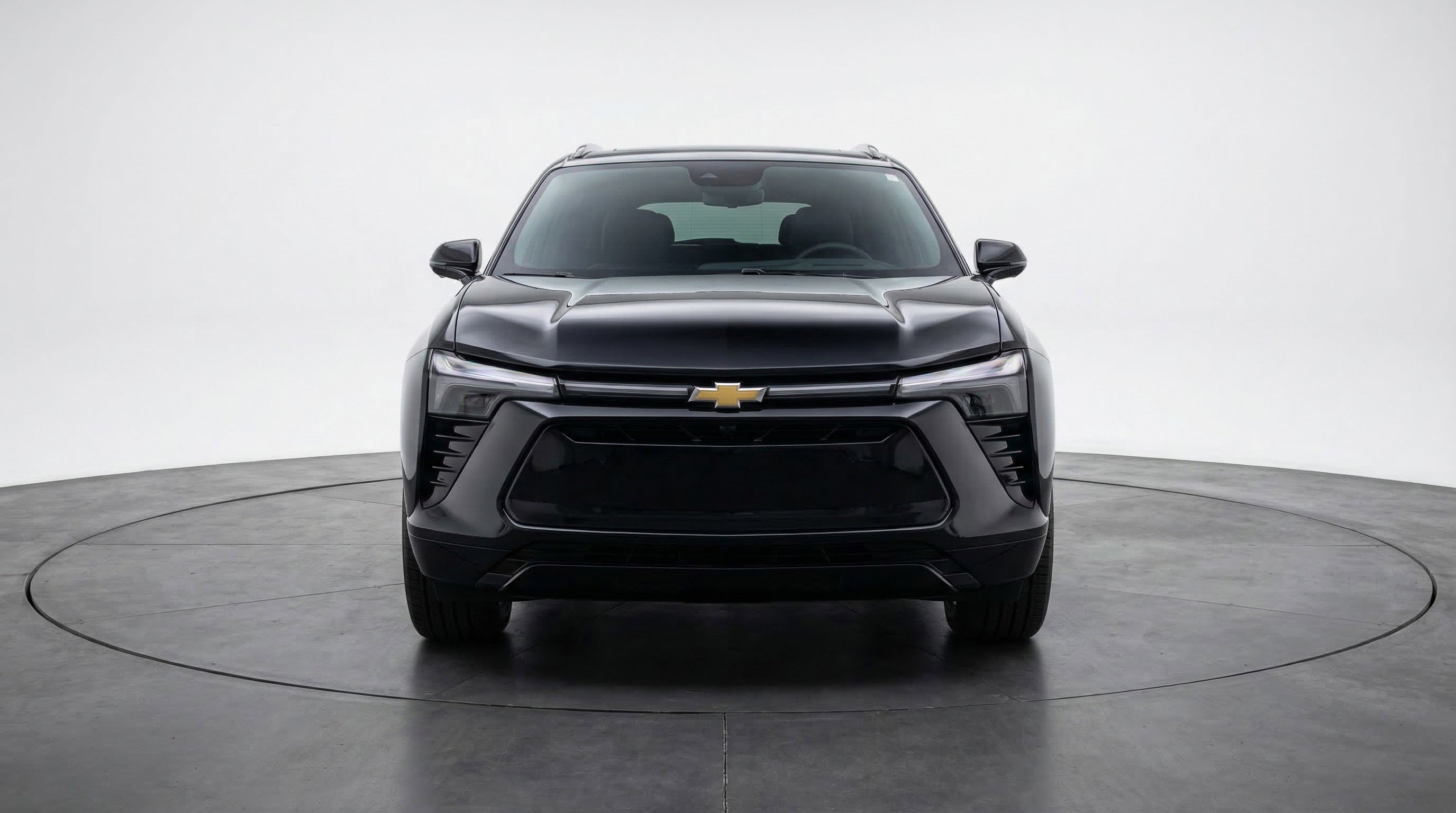 Used 2025 Chevrolet Blazer LT FWD image 2
