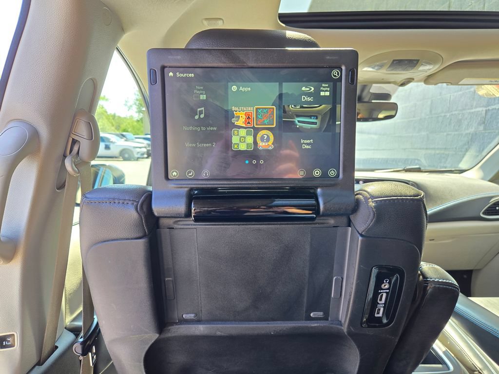 Used 2021 Chrysler Pacifica Touring-L w/ Uconnect Theater Family Group AWD/4WD image 39