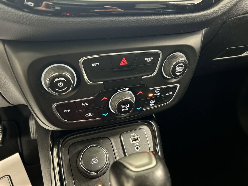 Used 2018 Jeep Compass Limited image 16